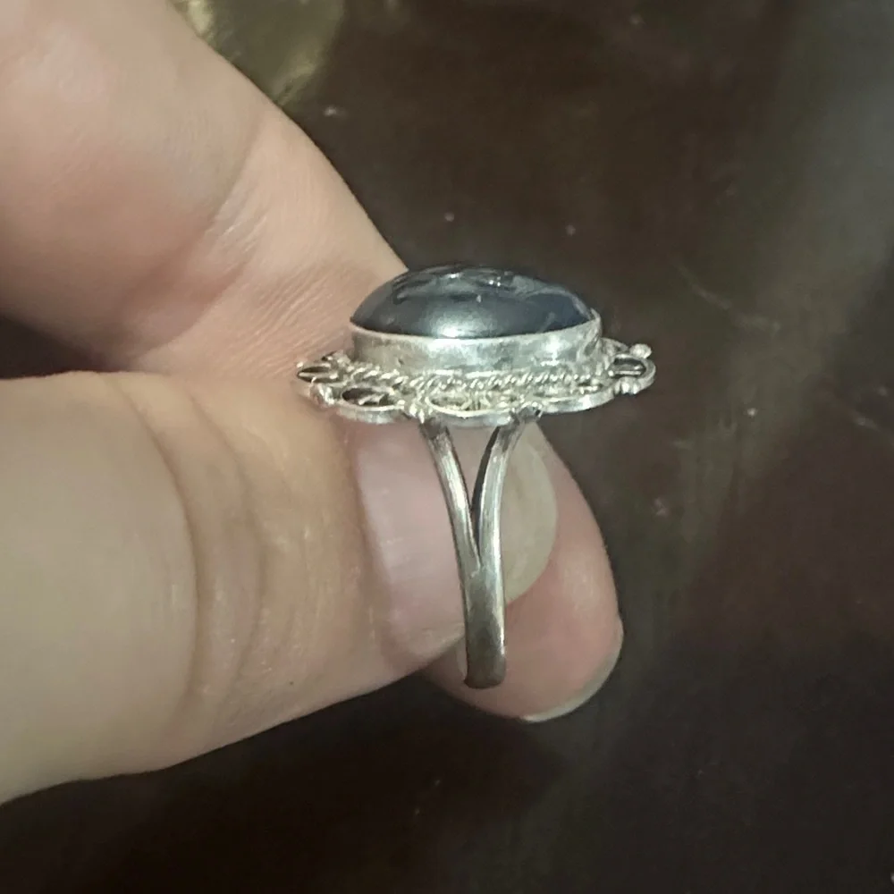 N/A vintage ring